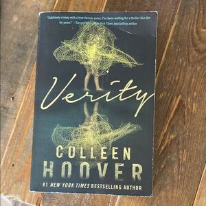 Verity by Colleen Hoover soft cover
